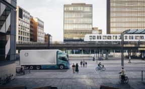 Volvo Trucks gets 5 star reviews in independent safety test 